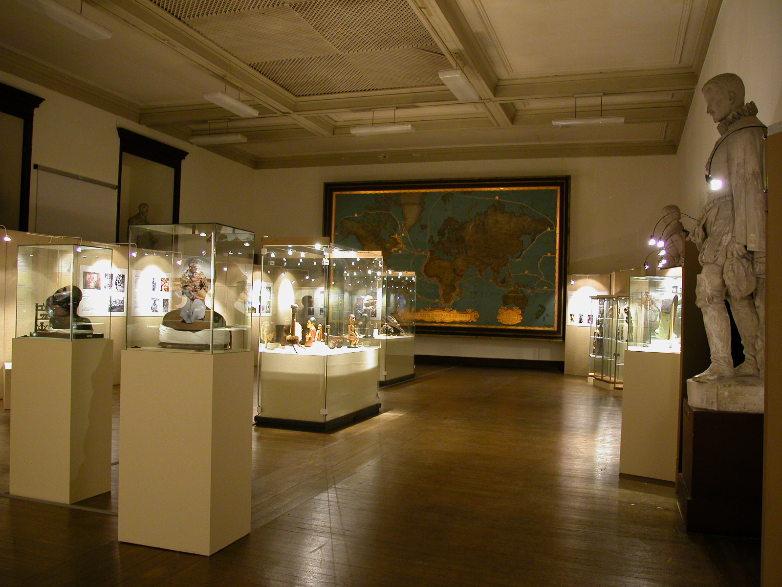 Ausstellung „Die Kunst des Heilens in Afrika“, 2005. Foto: © Carlos Ladeira. Geografische Gesellschaft Lissabon